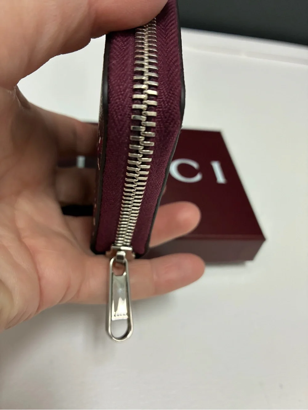 Gucci NWT Burgundy GG Monogram Zip Wallet with Navy and White Accents - Picture 2 of 10